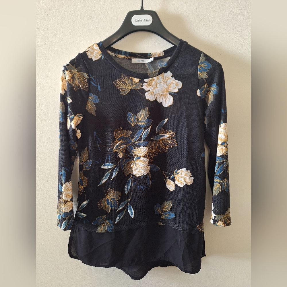 New- Ricki's Top sz xs (1322)